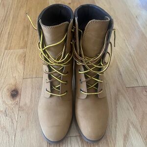 Timberland Woman Tan Boots